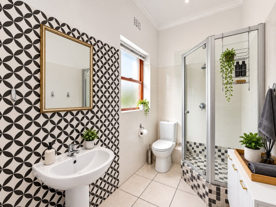 2 Bedroom Property for Sale in Oranjezicht Western Cape